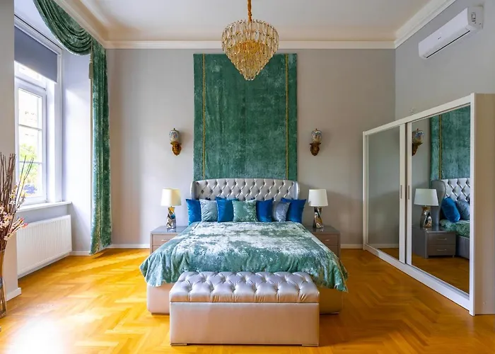 Liszt Ferenc Historic Luxurious Flat Next To Synagogue