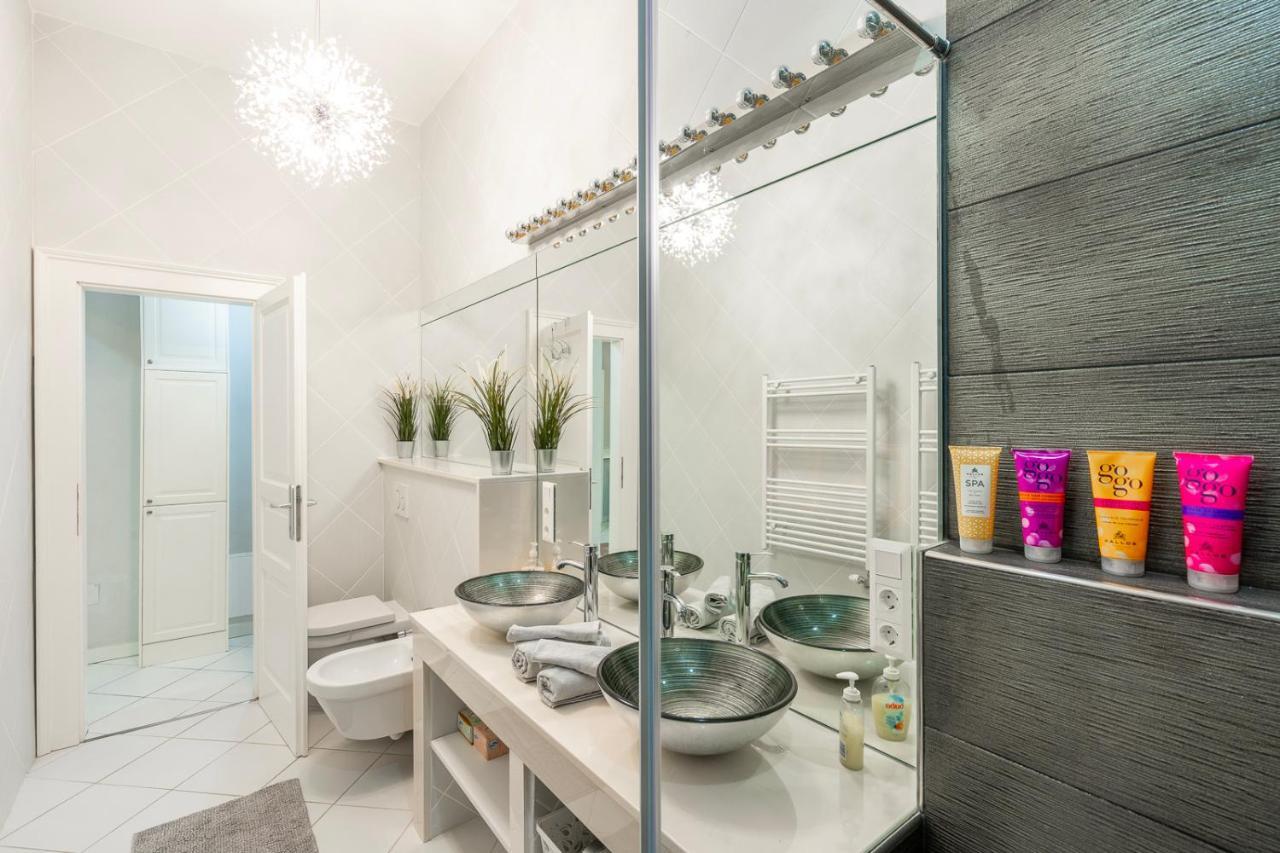 Liszt Ferenc Historic Luxurious Flat Next To Synagogue דירה בודפשט