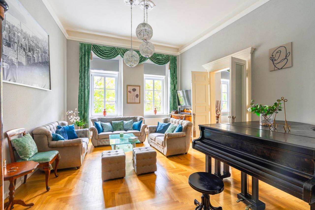 Liszt Ferenc Historic Luxurious Flat Next To Synagogue דירה בודפשט