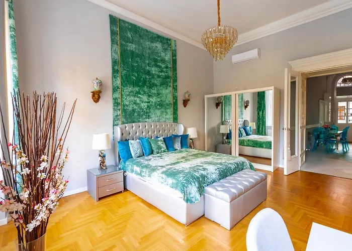 Liszt Ferenc Historic Luxurious Flat Next To Synagogue
